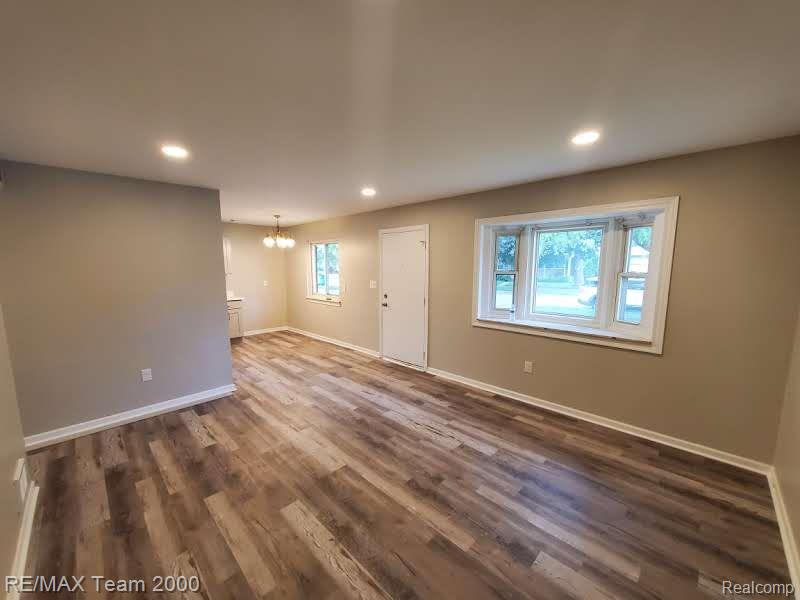 4638 GERTRUDE Street, Dearborn Heights, MI 48125 — Photo 5