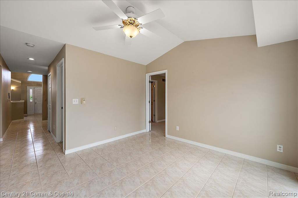 52179 Sawmill Creek Drive, Macomb, MI 48042 — Photo 25