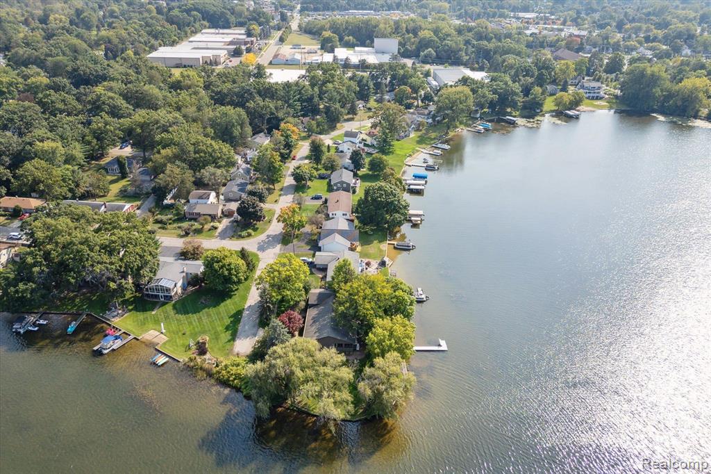 550 ROSELANE Drive, Howell, MI 48843 — Photo 52