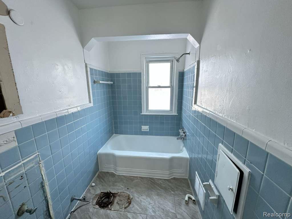 8685 Vaughan Street, Detroit, MI 48228 — Photo 10
