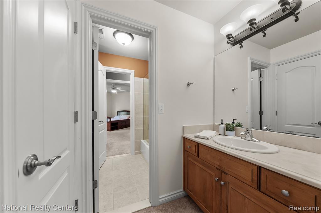 5010 Forest Valley Drive, Clarkston, MI 48348 — Photo 52