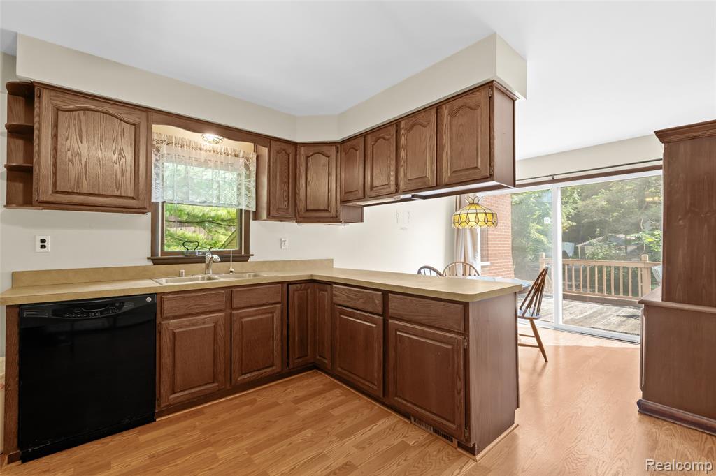 9044 Kemper Drive, South Lyon, MI 48178 — Photo 15