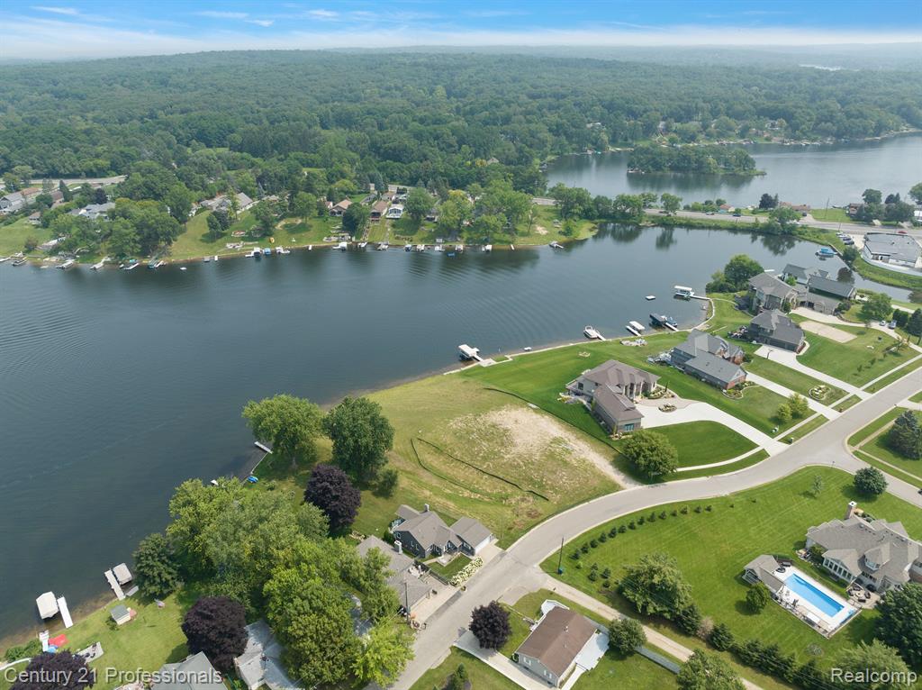 9986 KING Road, Davisburg, MI — Photo 17