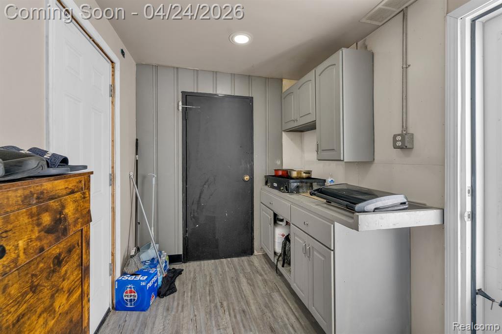 6964 Nightingale Street, Dearborn Heights, MI 48127 — Photo 31