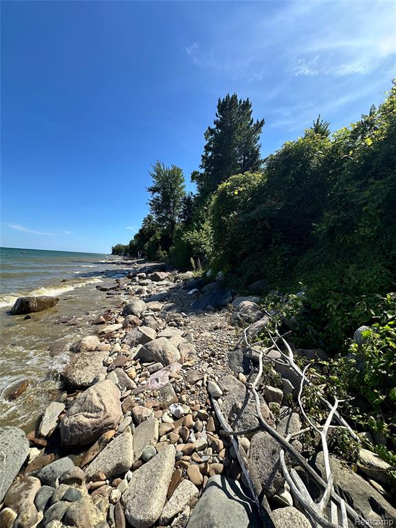1515 LAKESIDE Drive, Harbor Beach, MI 48441 — Photo 29