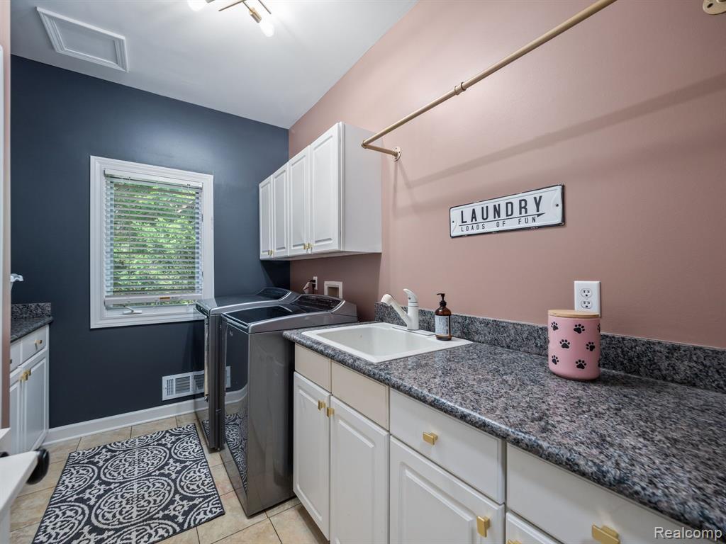 8897 MORNING MIST Drive, Clarkston, MI 48348 — Photo 15