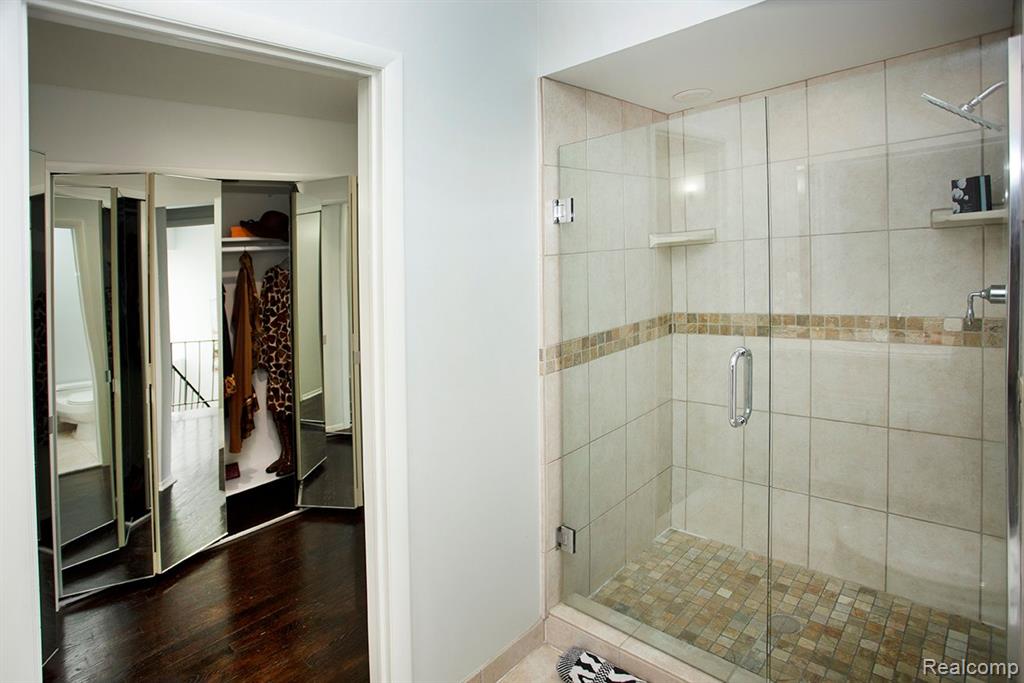 984 STRATFORD Lane E, Bloomfield Hills, MI 48304 — Photo 20