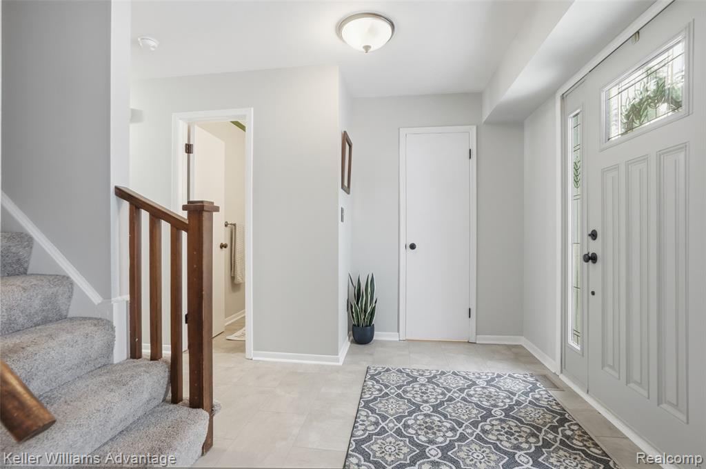 22846 Gilbar Street, Novi, MI — Photo 4