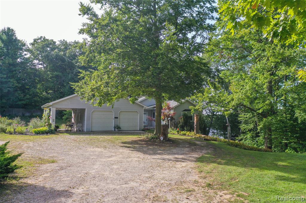 6125 White Sands Drive, Marathon, MI 48464 — Photo 5