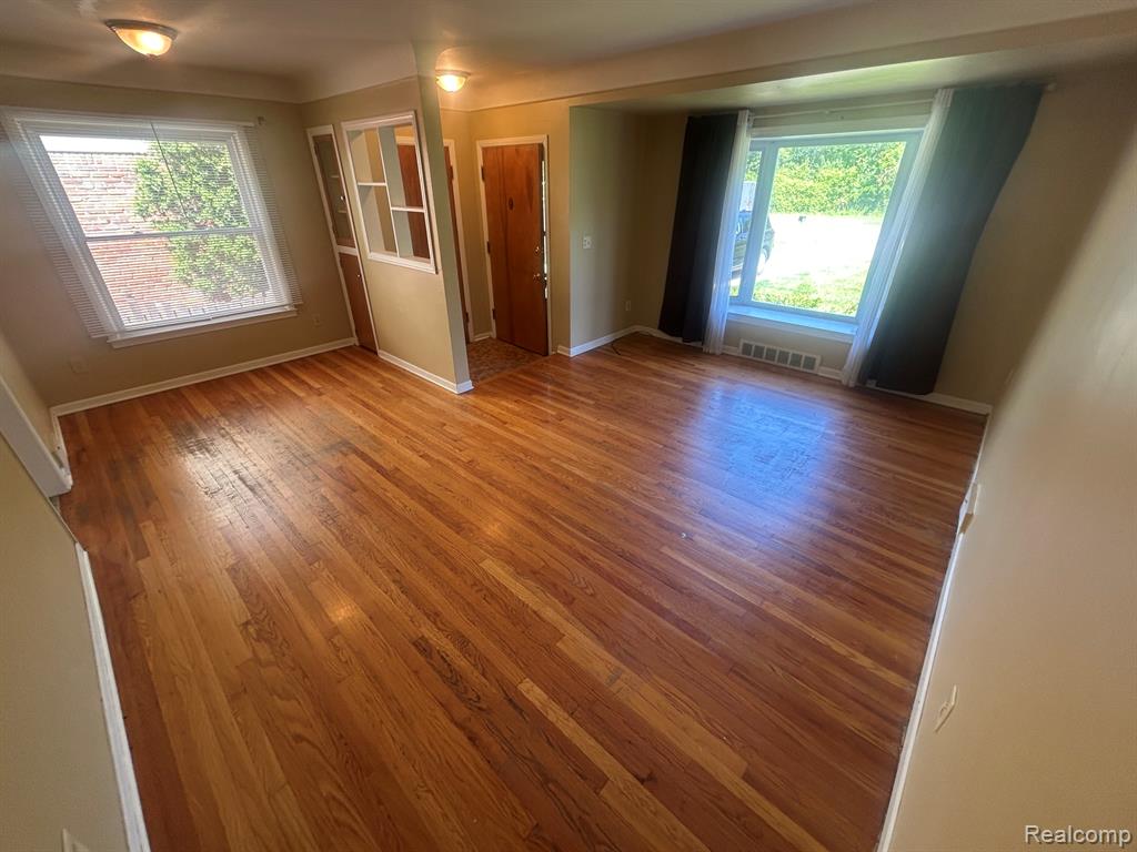 27225 LYNDON, Redford, MI 48239 — Photo 6