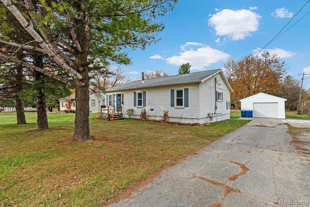 5482 Grand Blanc Road, Swartz Creek, MI 48473 — Photo 2
