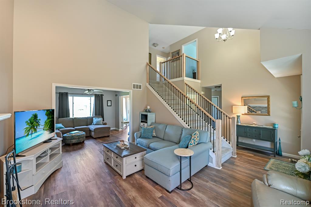 8344 DEER CREEK Court, Grand Blanc, MI 48439 — Photo 4