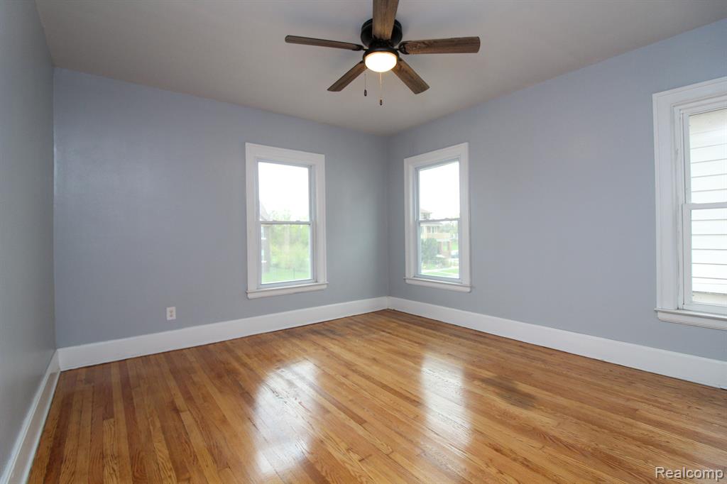 2170 MONTCLAIR Street, Detroit, MI 48214 — Photo 25