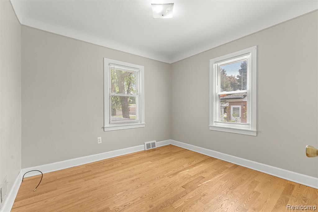 7139 Centralia Street, Dearborn Heights, MI 48127 — Photo 12