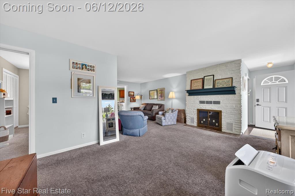 82 E Hurst Drive, Troy, MI 48085 — Photo 10