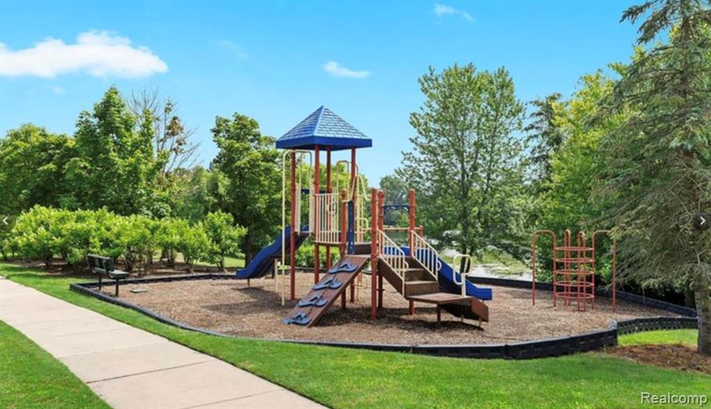 50233 Venice Court, Northville, MI — Photo 57