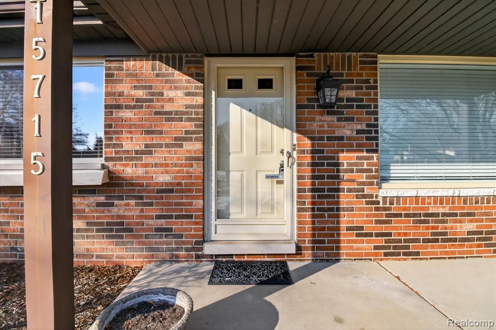 15715 Exeter Court, Fraser, MI 48026 — Photo 3