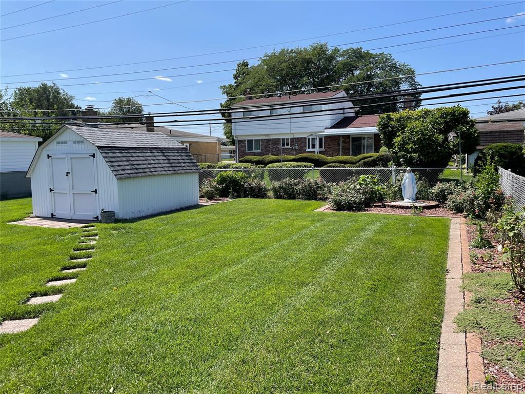 32827 DOVER Avenue, Warren, MI 48088 — Photo 75