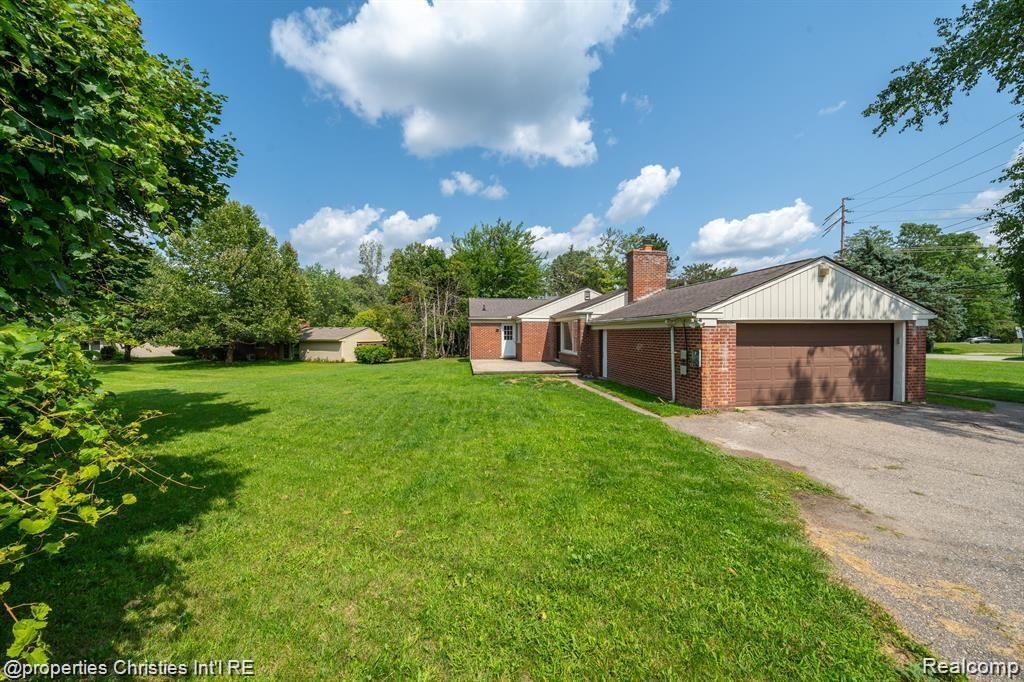 4912 S CLUNBURY Road, West Bloomfield, MI — Photo 8