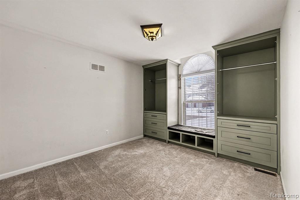 38846 Hampton Court, Harrison Township, MI — Photo 14