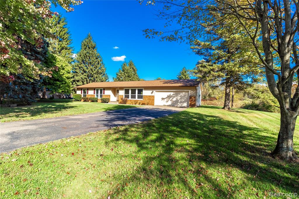 6208 Marathon Road, Otter Lake, MI 48464 — Photo 28