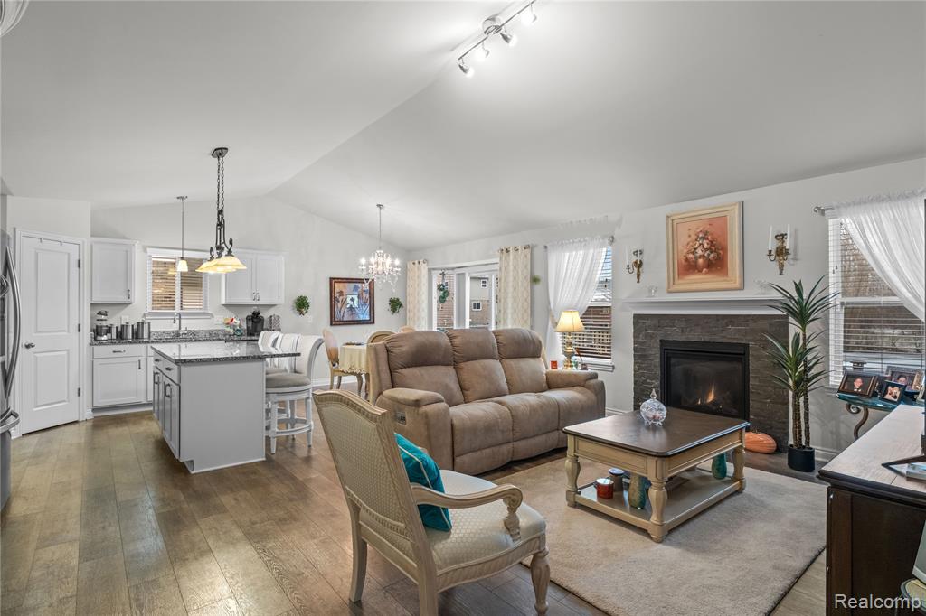 13704 Chester Court, Belleville, MI 48111 — Photo 17