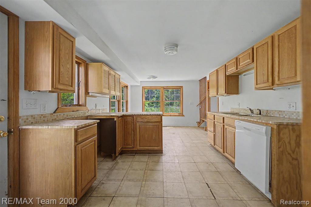 2145 Oakville Waltz Road, Ash, MI 48164 — Photo 36