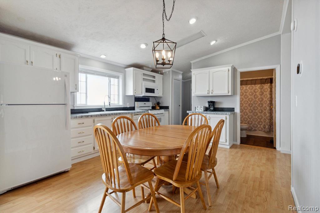 1515 LAKESIDE Drive, Harbor Beach, MI 48441 — Photo 11