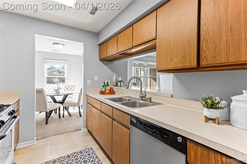 111 Fieldcrest Street, 201, Ann Arbor, MI 48103 — Photo 12