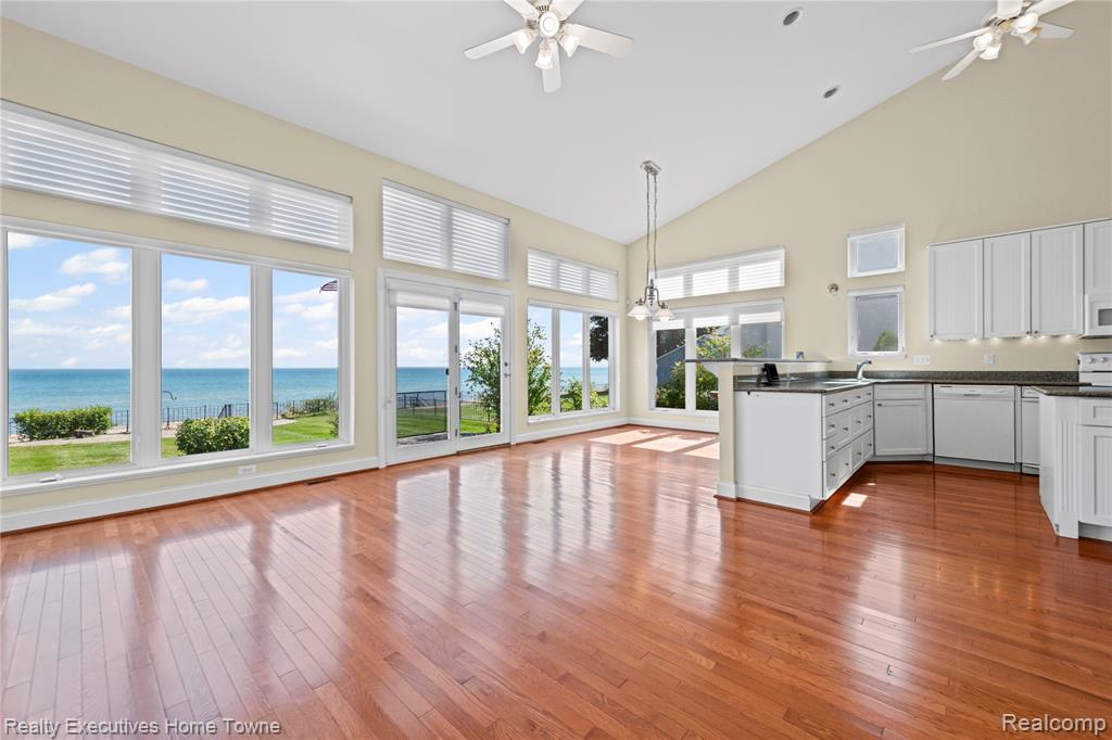 5802 Lakeshore Road, Fort Gratiot, MI 48059 — Photo 31