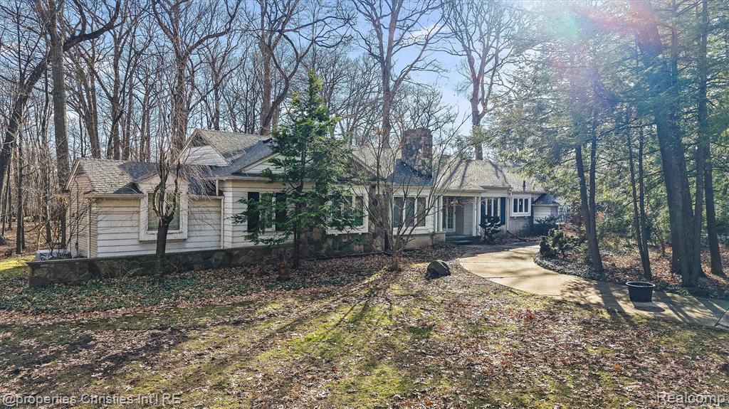 870 Highwood Drive, Bloomfield Hills, MI 48304 — Photo 13