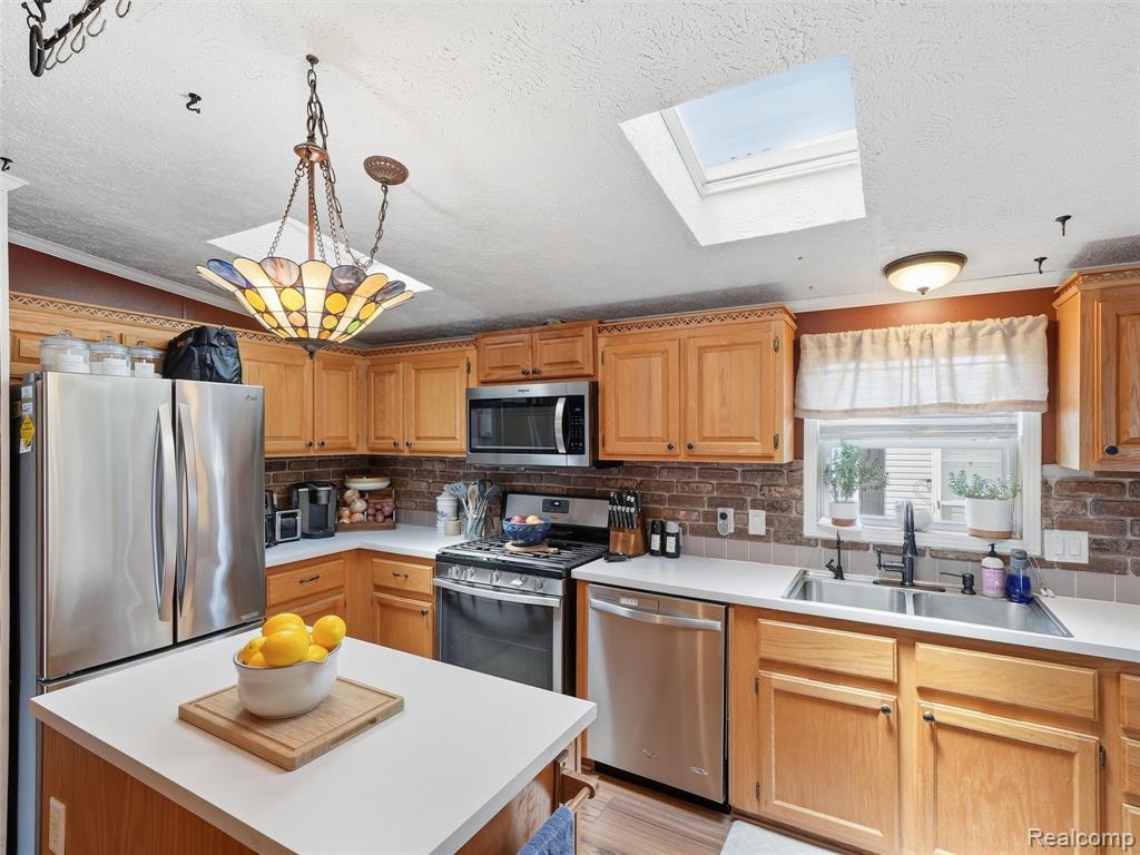 9695 Bloomsbury Circle, Northville, MI 48167 — Photo 15