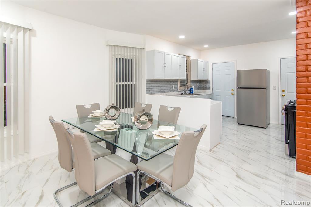 625 HORTON Street, Detroit, MI 48202 — Photo 24