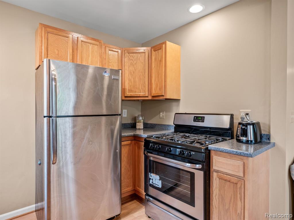 9303 BEECHCREST Street, White Lake, MI — Photo 5