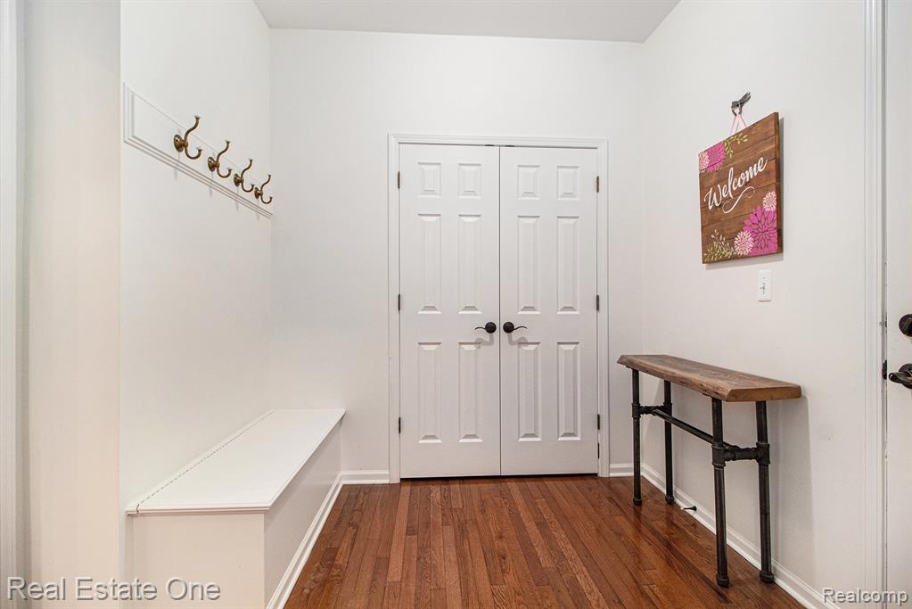724 Knolls Landing Drive, 18, Milford, MI 48381 — Photo 23