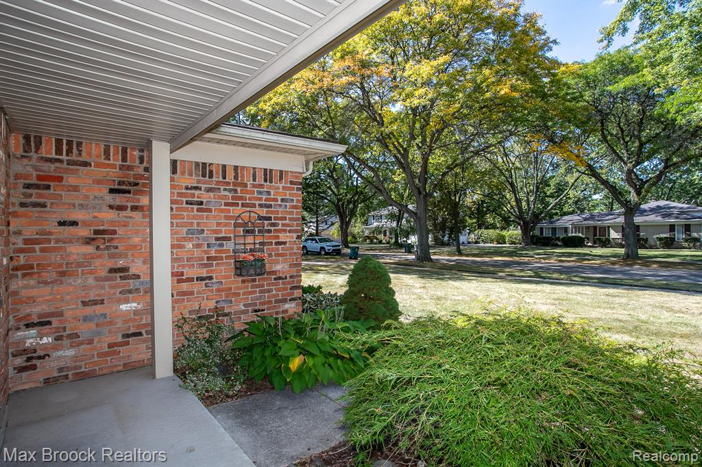 4298 Cherrywood Drive, Troy, MI 48098 — Photo 53