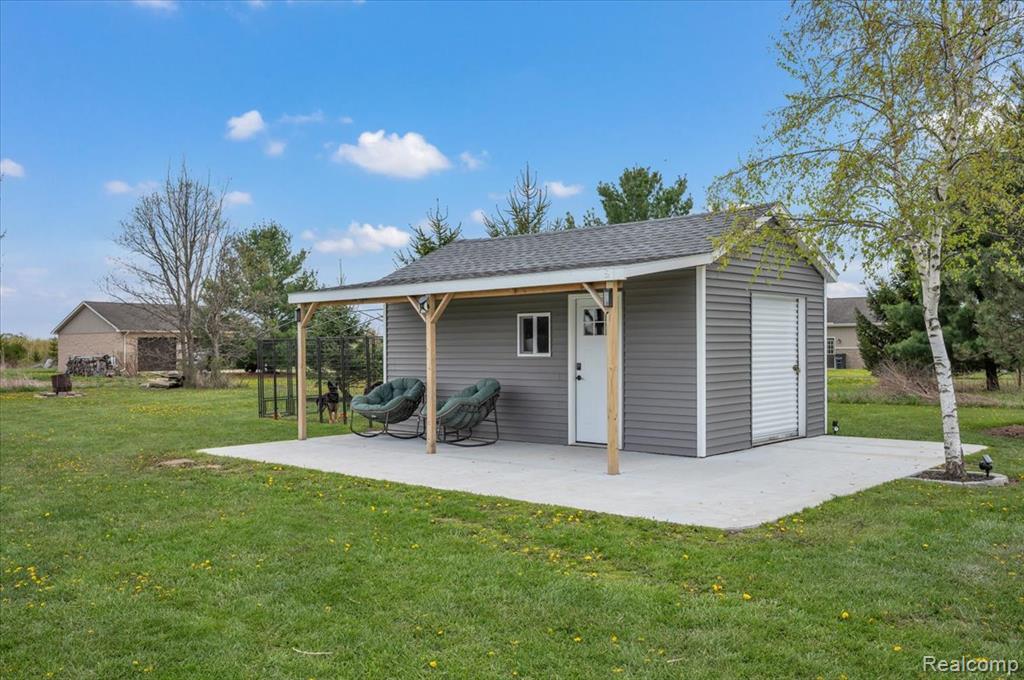6992 Brown School Road, North Branch, MI 48461 — Photo 4