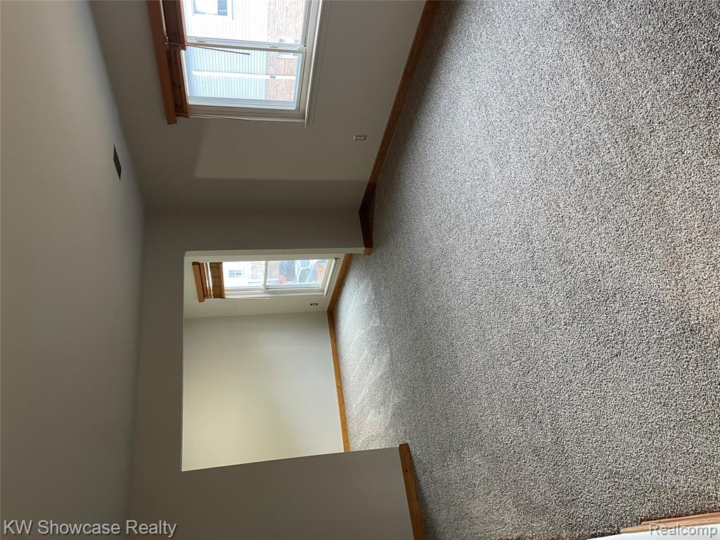 527 E University Drive, Rochester, MI 48307 — Photo 7