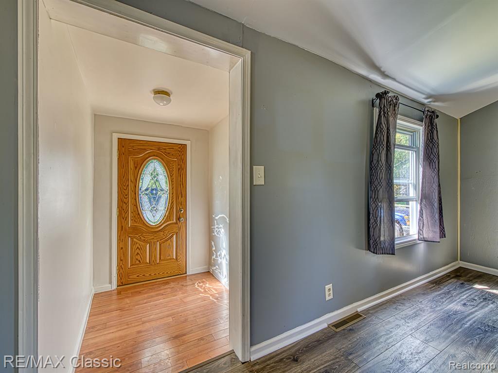 9156 Elizabeth Street, Whitmore Lake, MI 48189 — Photo 9