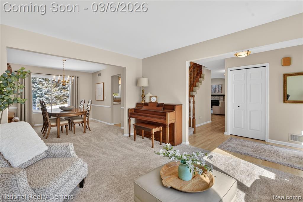906 Meadowbrook Way, Milford, MI 48381 — Photo 8
