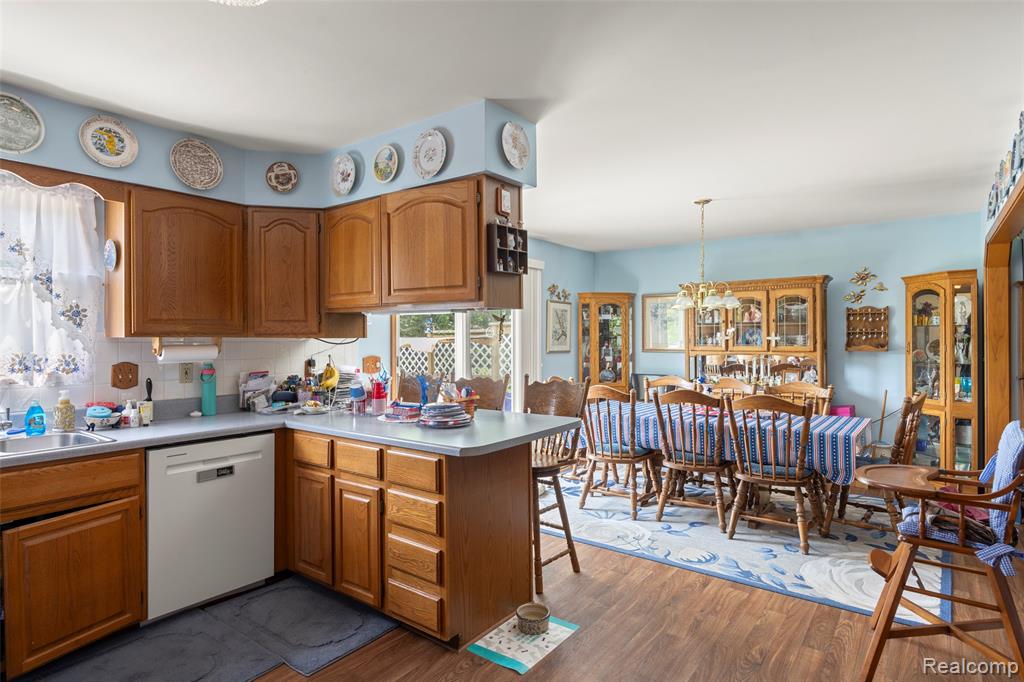 52909 10 Mile Road, South Lyon, MI 48178 — Photo 38
