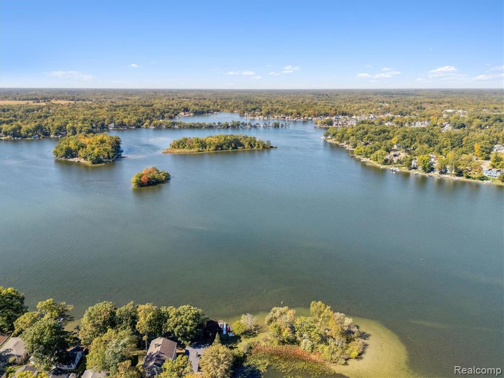 16372 Oak Hill Drive, Fenton, MI 48430 — Photo 28