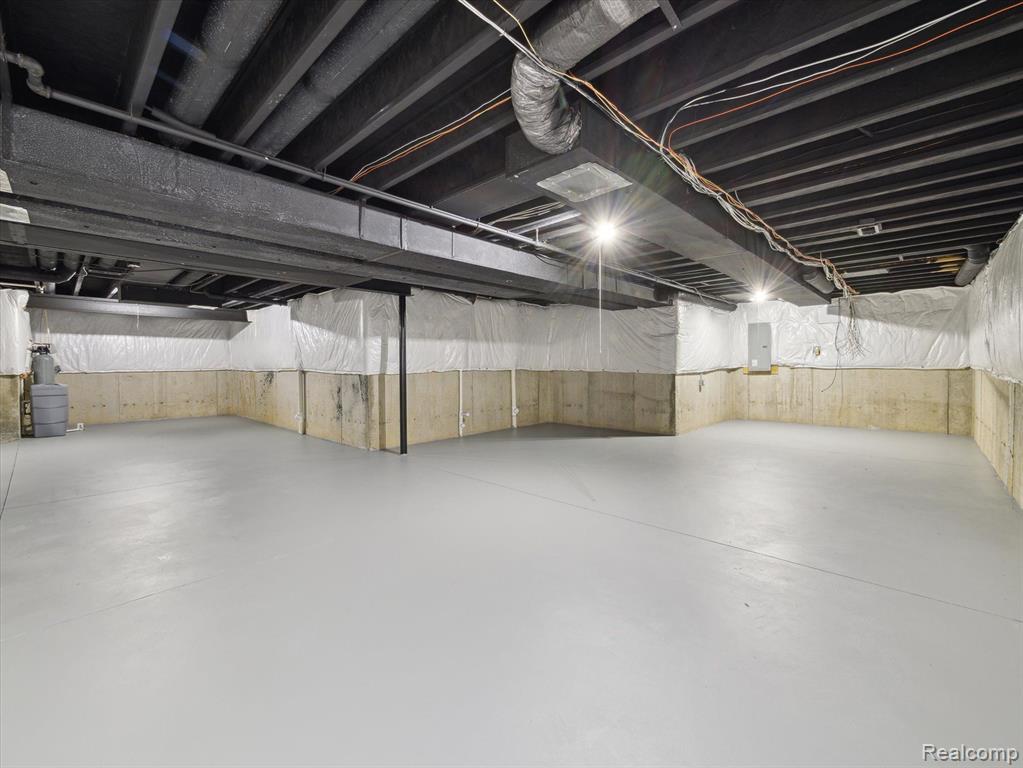 900 N MILL Street, South Lyon, MI 48178 — Photo 40