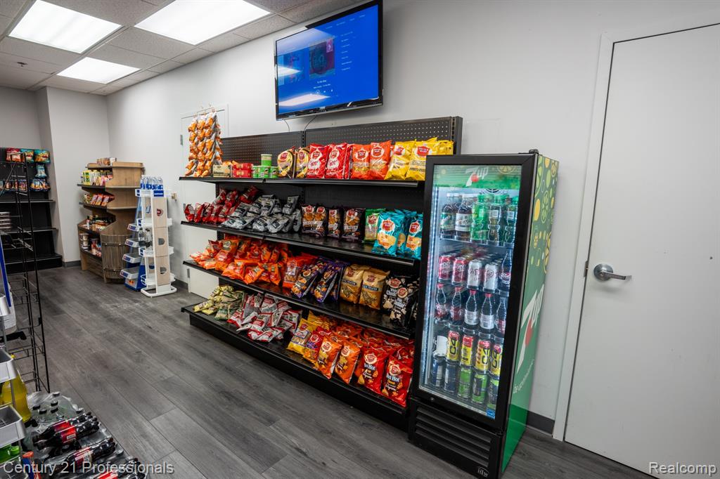 888 W Big Beaver - Troy Eatz Road, 112, Troy, MI 48084 — Photo 14