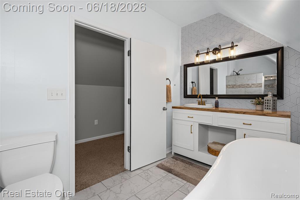 2275 Richwood Road, Auburn Hills, MI 48326 — Photo 35