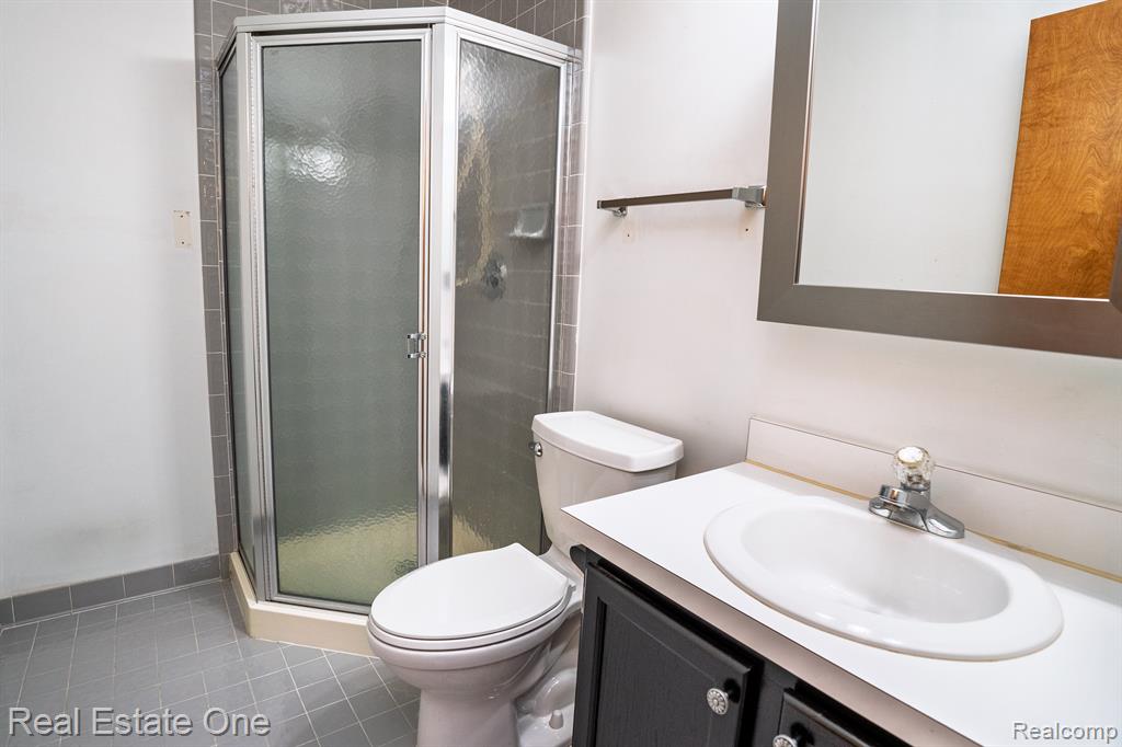 1375 HARBOUR Boulevard, 123, Trenton, MI 48183 — Photo 15