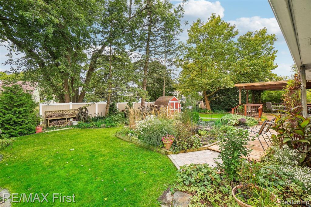 4812 FOXCROFT Drive, Troy, MI 48085 — Photo 39