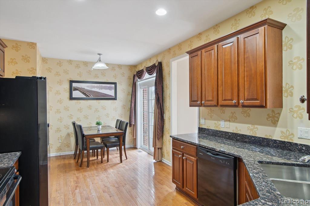 1902 PADDOCK Lane, Canton, MI 48188 — Photo 19