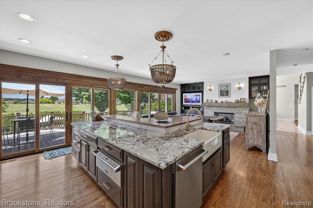 1270 Gleneagles, Highland, MI — Photo 11