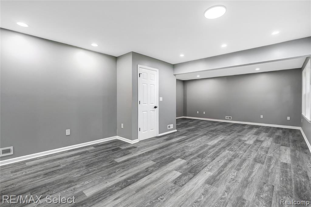 9353 Old Lee Road, Brighton, MI 48116 — Photo 6